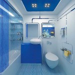 Azul no banheiro cria um clima náutico
