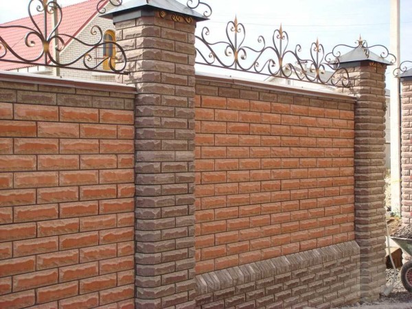 Ограда од опеке - поуздана и издржљива