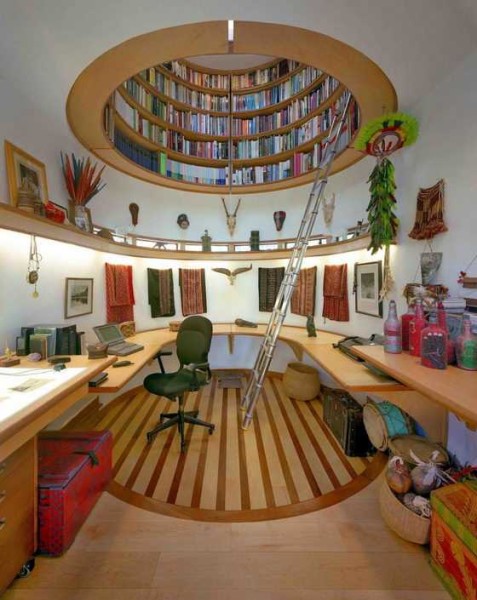 Design interior al biroului unui reprezentant al profesiei creative