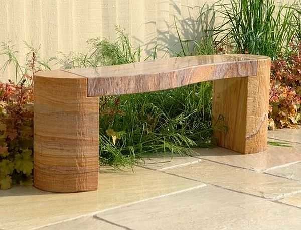 אפשרות לספסל עשוי בולי עץ ללא גב