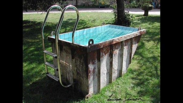En långvarig pool i landet är enkel))