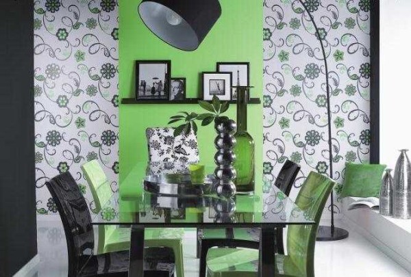 Акцентирането на стена близо до мебел е друг начин за залепване на тапети в два цвята.