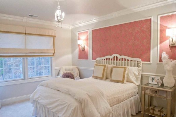 Wallpaper panels are used in classic room decoration