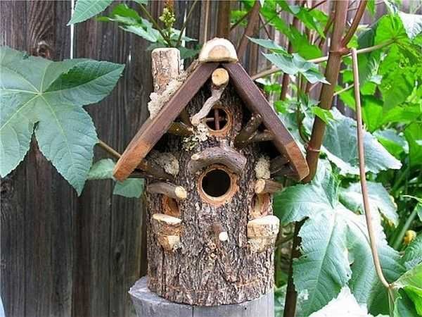Занимљиво украшена кутија за гнездо