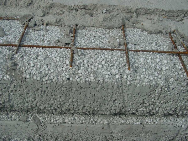 Uno del calcestruzzo leggero è il cemento polistirolo