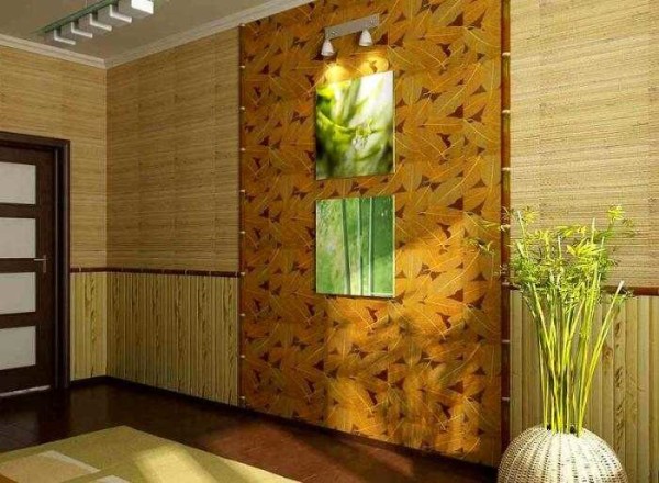 O papel de parede de bambu esconde bem paredes irregulares