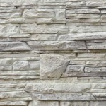 Pedra artificial cinza claro - a melhor opção para um pequeno corredor