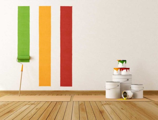 Sienu krāsošanu ar krāsu uz ūdens bāzes var veikt neatkarīgi, un rezultāts būs atbilstošā līmenī