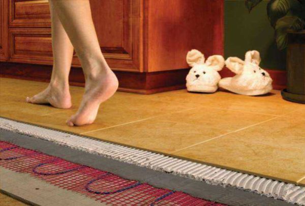 O revestimento do piso quente determina em grande parte o quão confortável será para usá-lo