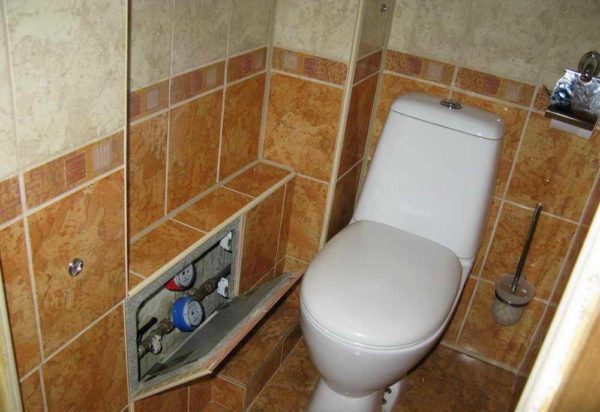 A csövek lezárása a WC-ben: készítsen gipszkarton dobozt