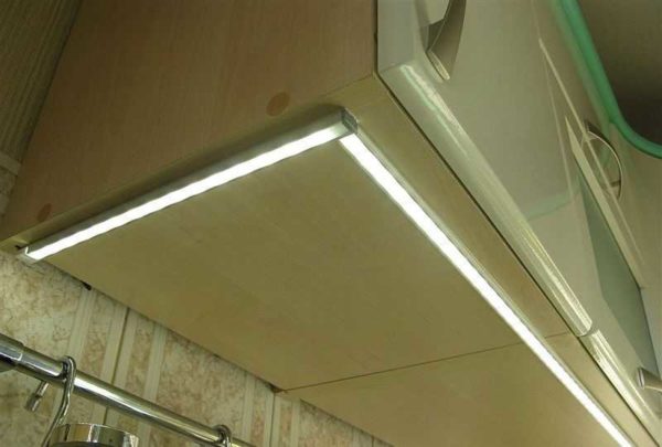 คุณสามารถจัดแสงของห้องครัวได้หลายวิธี