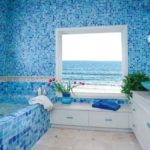 Koupelnová mozaika je jednou z populárních možností