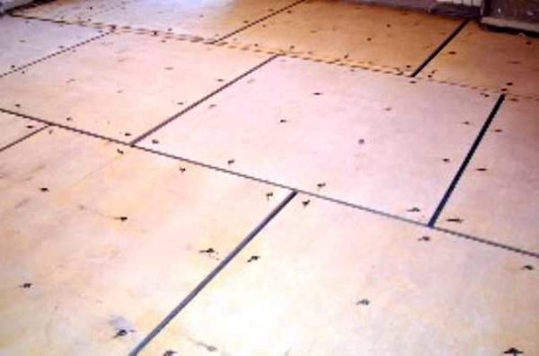 Как да поставите шперплат на пода правилно