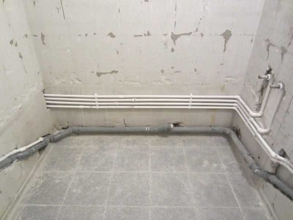 החלפת מערכת אספקת המים והביוב הינה פריט חובה בתכנית שיפוץ חדר אמבטיה שלב אחר שלב