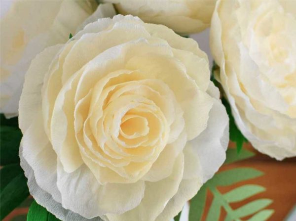 Ето какво трябва да получите: много красиви цветя от гофрирана хартия