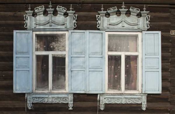 Ikkunaluukut ja levyt - tämä löytyy usein vanhoista taloista