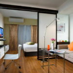 Wohnzimmer Schlafzimmer mit Trennung von Zonen mit Schiebeschirmen
