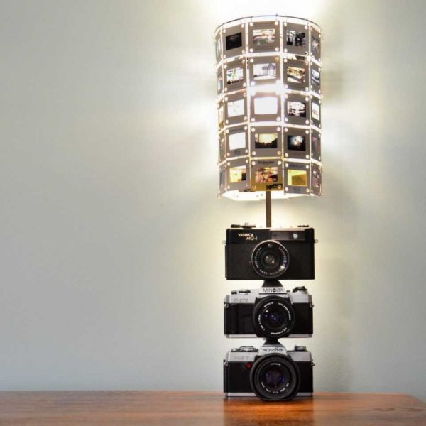 Avez-vous de vieilles diapositives et appareils photo? Faites une lampe unique pour le photographe!