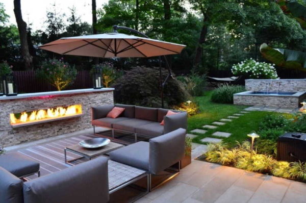 Lounge-terrasplanken kunnen planken of planken zijn, een polymeer dat lijkt op hout