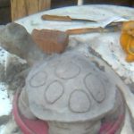 Així es pot convertir una petita tortuga de joguina en una figureta de jardí.